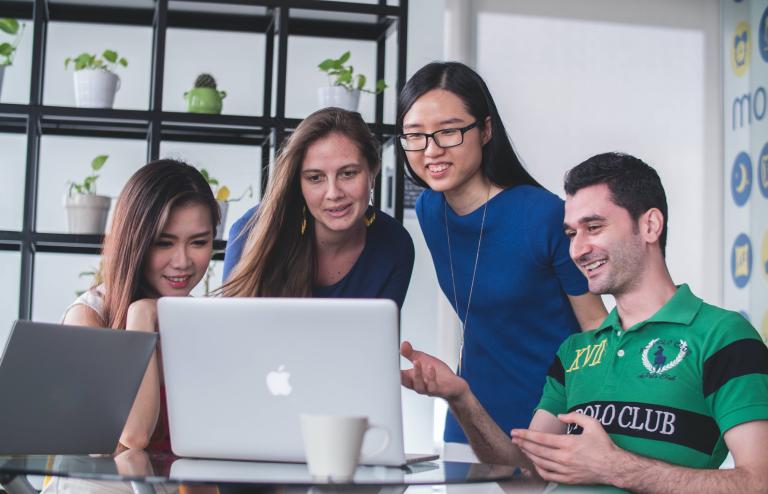 GROUPE ETUDIANTS ORDINATEUR