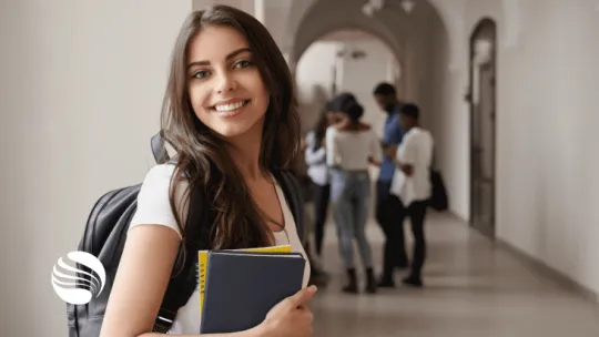 ARTICLE_Post-Bachelor-quelles-sont-les-options-pour-continuer-ou-se-spécialiser