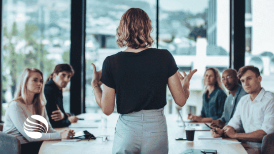 Quelles-sont-les-6-differences-entre-leadership-et-management