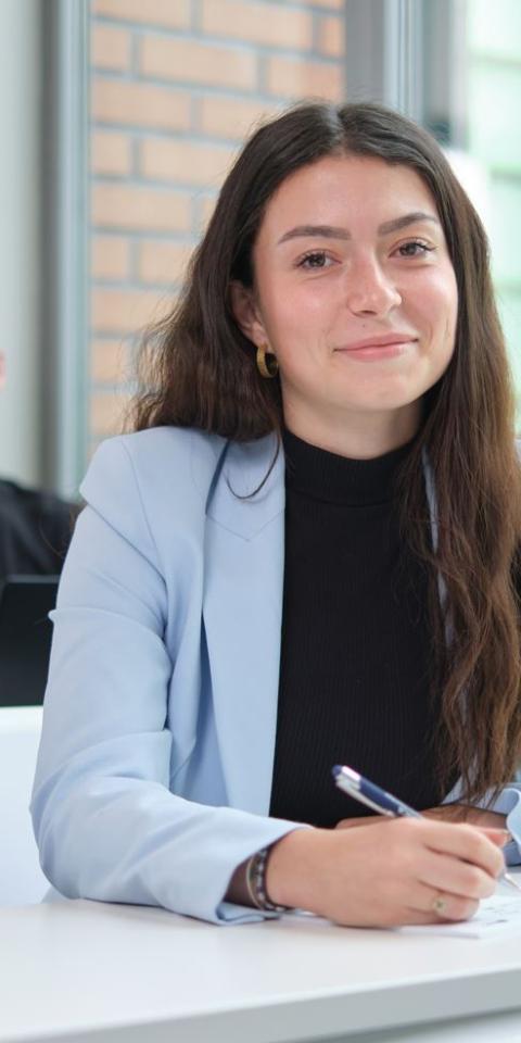 GROUPE ETUDIANTS CLASSE ESLSCA