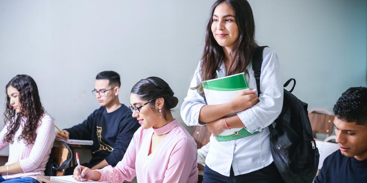 GROUPE ETUDIANTS CLASSE