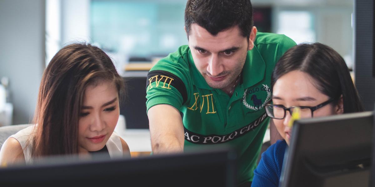 GROUPE ETUDIANTS ORDINATEUR
