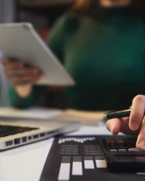 ARTICLE_Travailler-dans-la-finance-métiers-compétences-et-perspectives-d'évolution